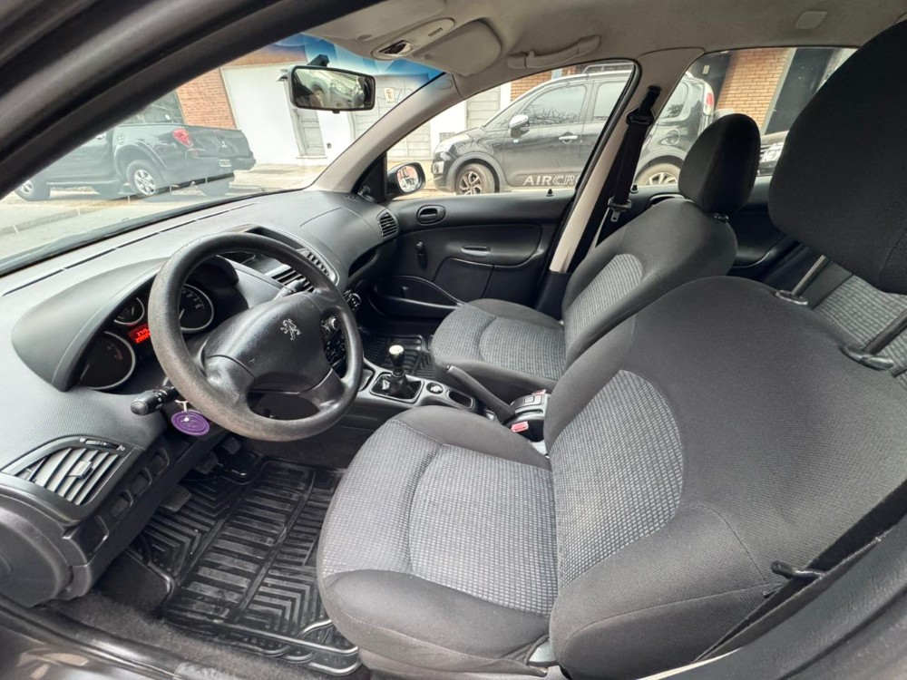 Peugeot 207 Active 1.4  75 CV — foto 2